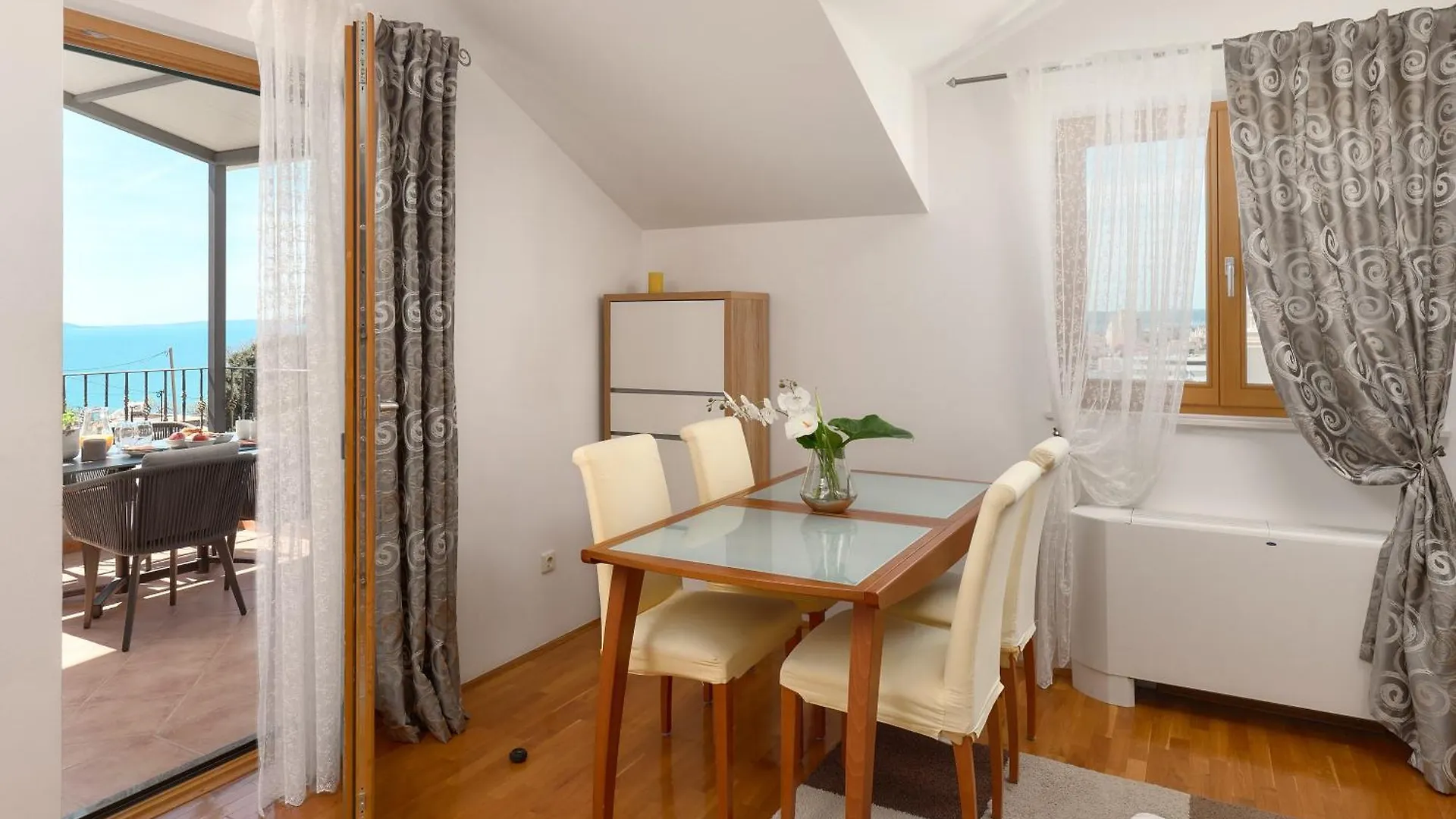 ベッド・アンド・ブレックファスト Villa Znjan - Sea View Apartman スプリト